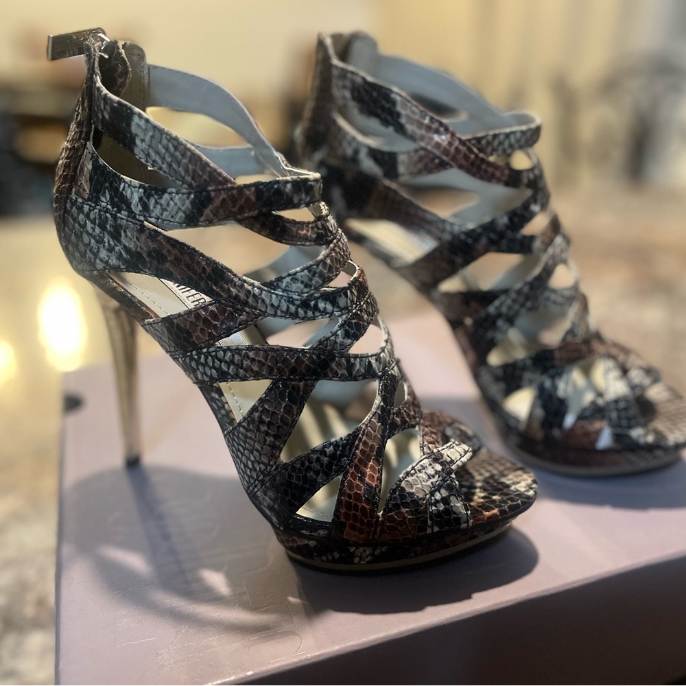 Jennifer Lopez heels